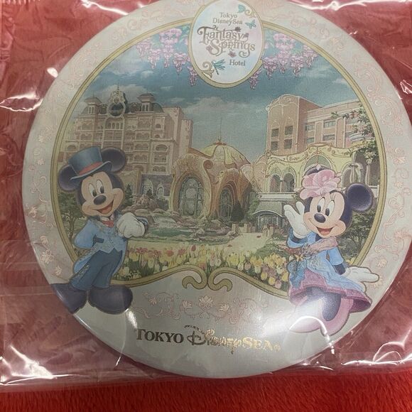Tokyo Disney Resort 2024 TDS Fantasy Springs Hotel Tin Button New - Picture 4 of 8